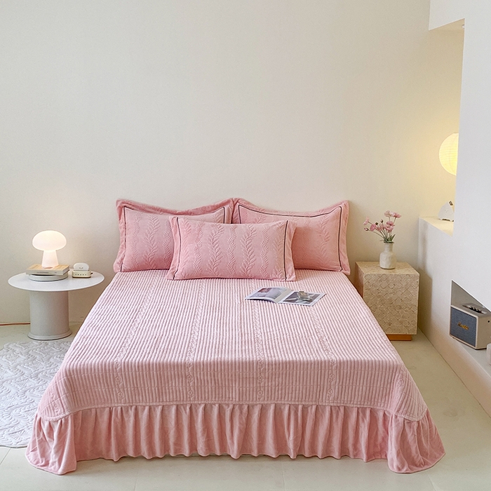 91家纺网 家纺一手货源 找家纺 （总）美伦美焕 2025新款加厚雕花绒床盖款四件套-浅叶