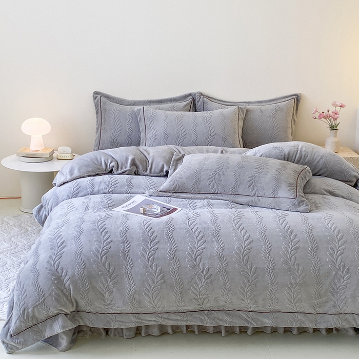 91家纺网 家纺一手货源 找家纺 美伦美焕 2025新款加厚雕花绒床盖款四件套-浅叶 浅叶-绅士灰