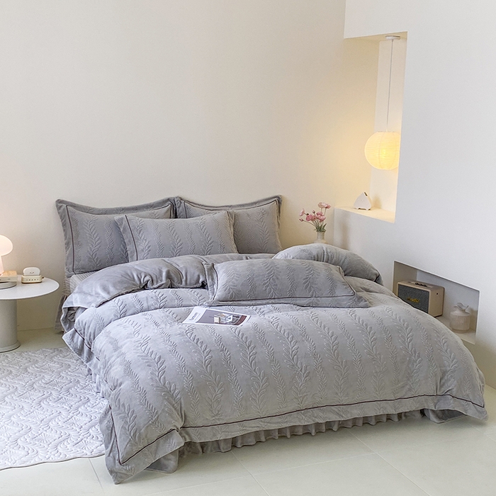 91家纺网 家纺一手货源 找家纺 美伦美焕 2025新款加厚雕花绒床盖款四件套-浅叶 浅叶-绅士灰
