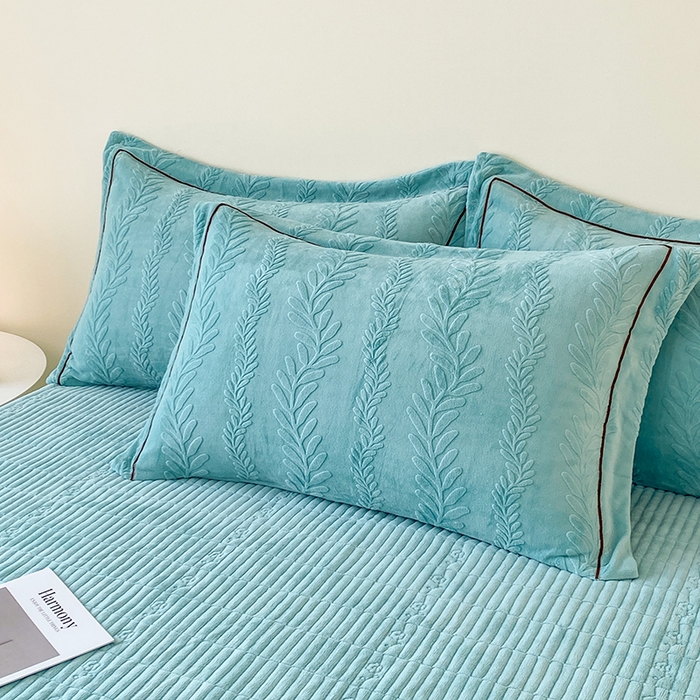 91家纺网 家纺一手货源 找家纺 美伦美焕 2025新款加厚雕花绒床盖款四件套-浅叶 浅叶-蔚蓝