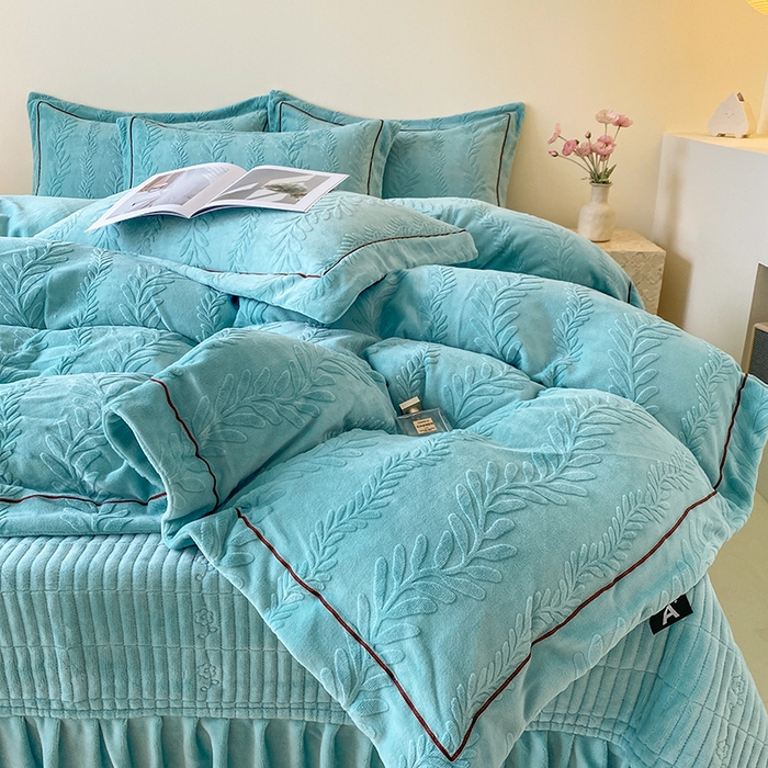 91家纺网 家纺一手货源 找家纺 美伦美焕 2025新款加厚雕花绒床盖款四件套-浅叶 浅叶-蔚蓝