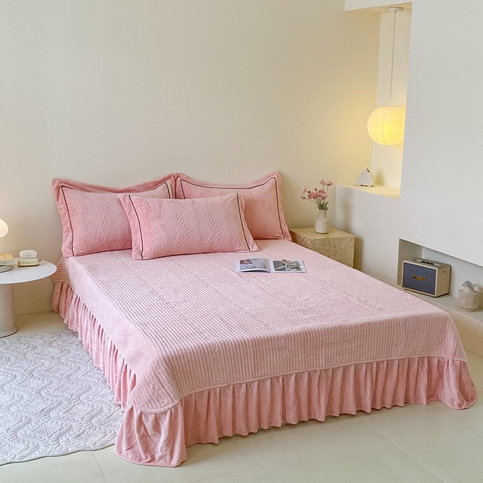 91家纺网 家纺一手货源 找家纺 （总）美伦美焕 2025新款加厚雕花绒床盖款四件套-浅叶