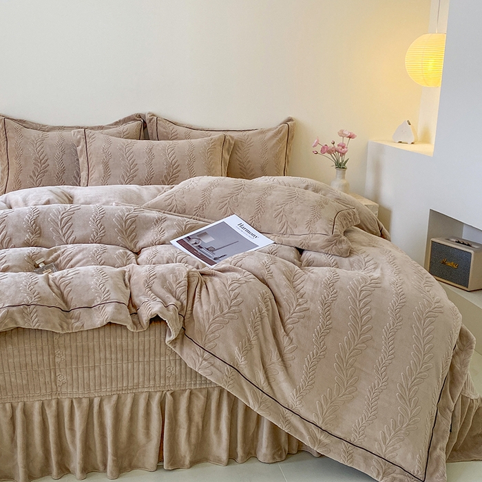 美伦美焕 2025新款加厚雕花绒床盖款四件套-浅叶 浅叶-卡其