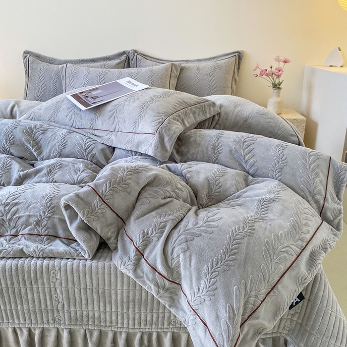 91家纺网 家纺一手货源 找家纺 美伦美焕 2025新款加厚雕花绒床盖款四件套-浅叶 浅叶-绅士灰