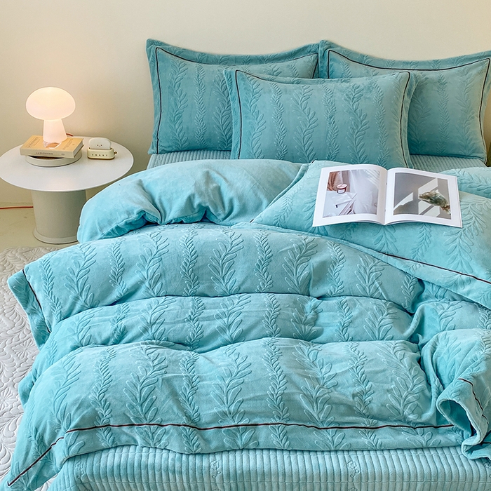 91家纺网 家纺一手货源 找家纺 美伦美焕 2025新款加厚雕花绒床盖款四件套-浅叶 浅叶-蔚蓝