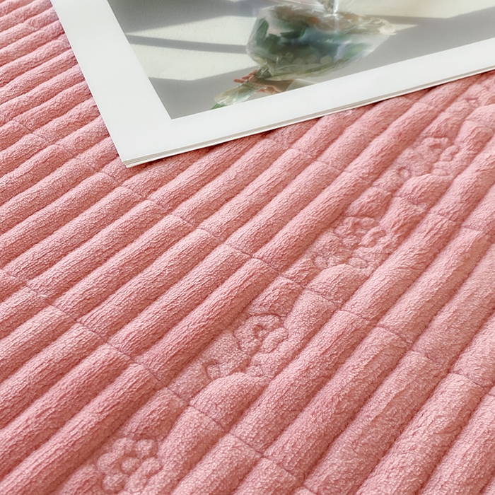 91家纺网 家纺一手货源 找家纺 美伦美焕 2025新款加厚雕花绒床盖款四件套-浅叶 浅叶-胭脂红