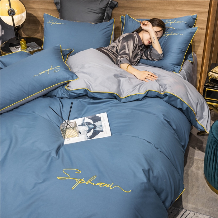 91家纺网 家纺一手货源 找家纺 小叮当家纺仓储工厂店 2025新款(热买家秀不断货)40s贡缎长绒棉纯棉字母款全棉四件套轻奢床上用品 宝兰配浅灰