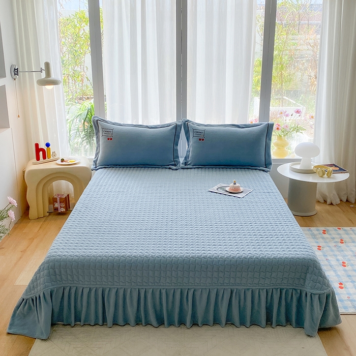 91家纺网 家纺一手货源 找家纺 美伦美焕 2025新款獭獭绒贴布绣床盖款四件套 雾霾蓝