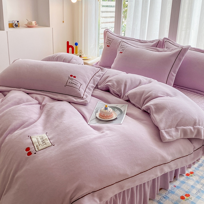 91家纺网 家纺一手货源 找家纺 美伦美焕 2025新款獭獭绒贴布绣床盖款四件套 香芋紫