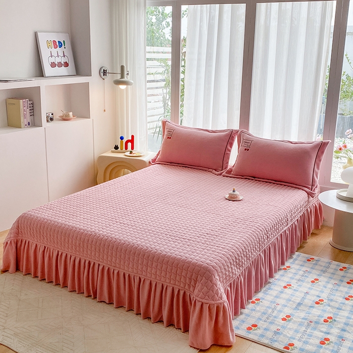 91家纺网 家纺一手货源 找家纺 美伦美焕 2025新款獭獭绒贴布绣床盖款四件套 豆沙