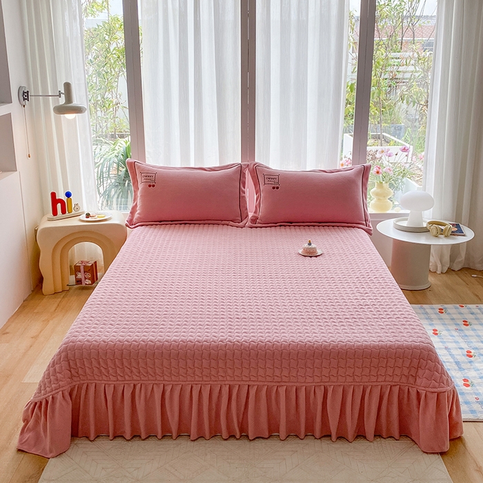 91家纺网 家纺一手货源 找家纺 美伦美焕 2025新款獭獭绒贴布绣床盖款四件套 豆沙