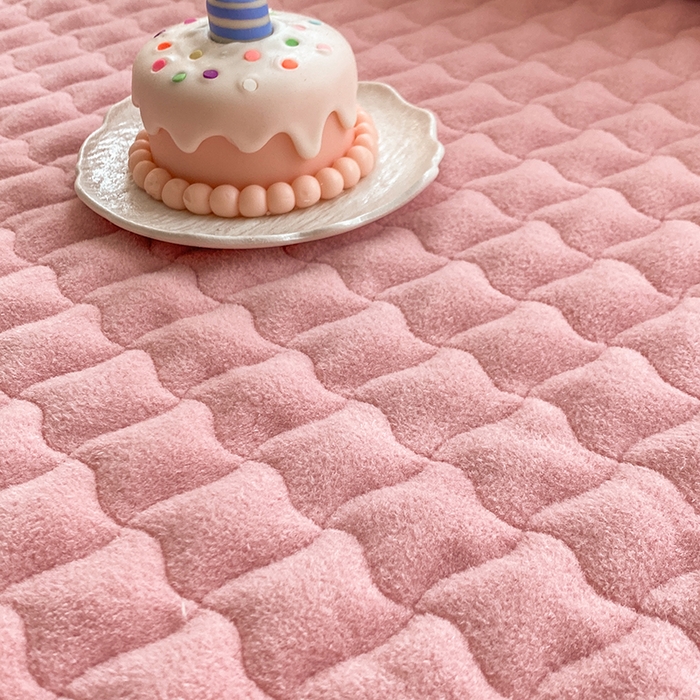 91家纺网 家纺一手货源 找家纺 美伦美焕 2025新款獭獭绒贴布绣床盖款四件套 豆沙