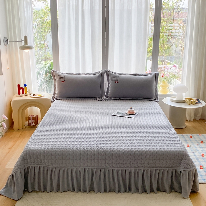 91家纺网 家纺一手货源 找家纺 美伦美焕 2025新款獭獭绒贴布绣床盖款四件套 高级灰