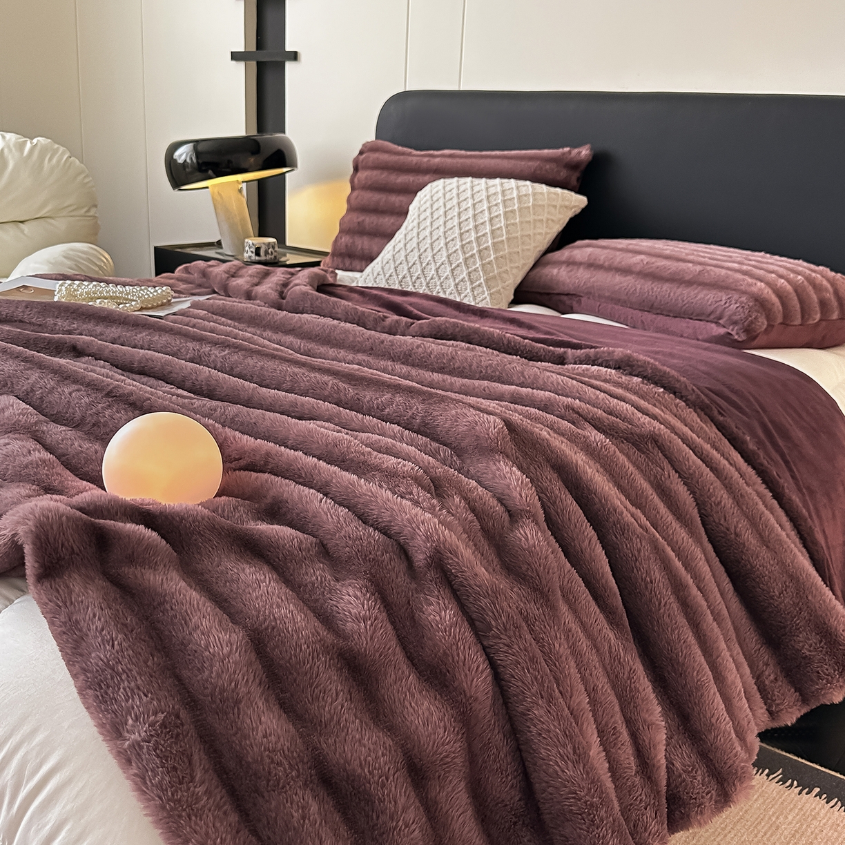 91家纺网 家纺一手货源 找家纺 （总）居易简 2025新款美拉德抽条兔毛绒毛毯