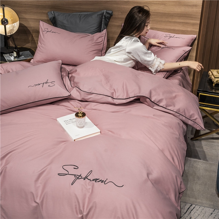 91家纺网 家纺一手货源 找家纺 小叮当家纺仓储工厂店 2025新款(热买家秀不断货)40s贡缎长绒棉纯棉字母款全棉四件套轻奢床上用品 豆沙色