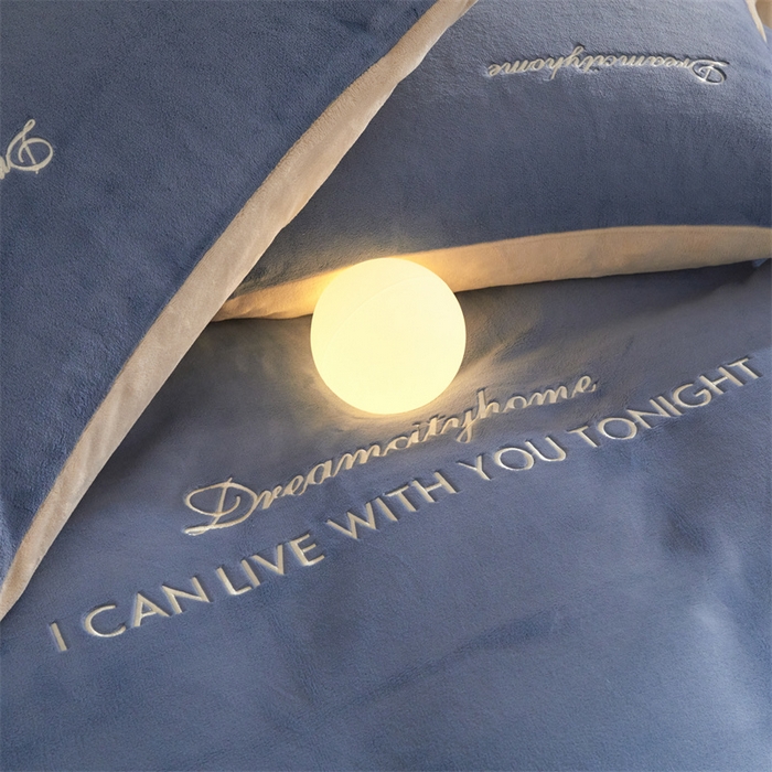 91家纺网 家纺一手货源 找家纺 （总）梦幻之城 2025新款牛奶绒刺绣四件套-安克斯绒A款