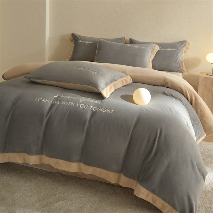 91家纺网 家纺一手货源 找家纺 梦幻之城 2025新款牛奶绒刺绣四件套-安克斯绒A款 安克斯绒-经典灰+香槟色