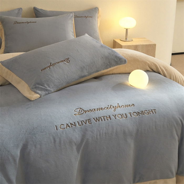 91家纺网 家纺一手货源 找家纺 梦幻之城 2025新款牛奶绒刺绣四件套-安克斯绒A款 安克斯绒-星辰灰+香槟色