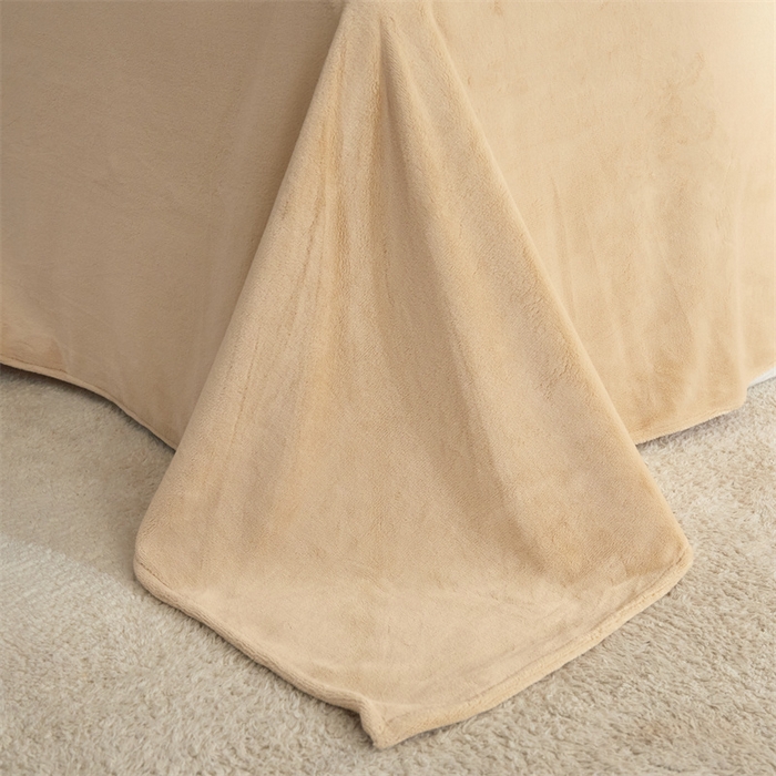 91家纺网 家纺一手货源 找家纺 梦幻之城 2025新款牛奶绒刺绣四件套-安克斯绒A款 安克斯绒-经典灰+香槟色