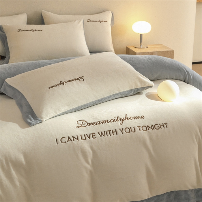 91家纺网 家纺一手货源 找家纺 梦幻之城 2025新款牛奶绒刺绣四件套-安克斯绒A款 安克斯绒-奶芋色+星辰灰