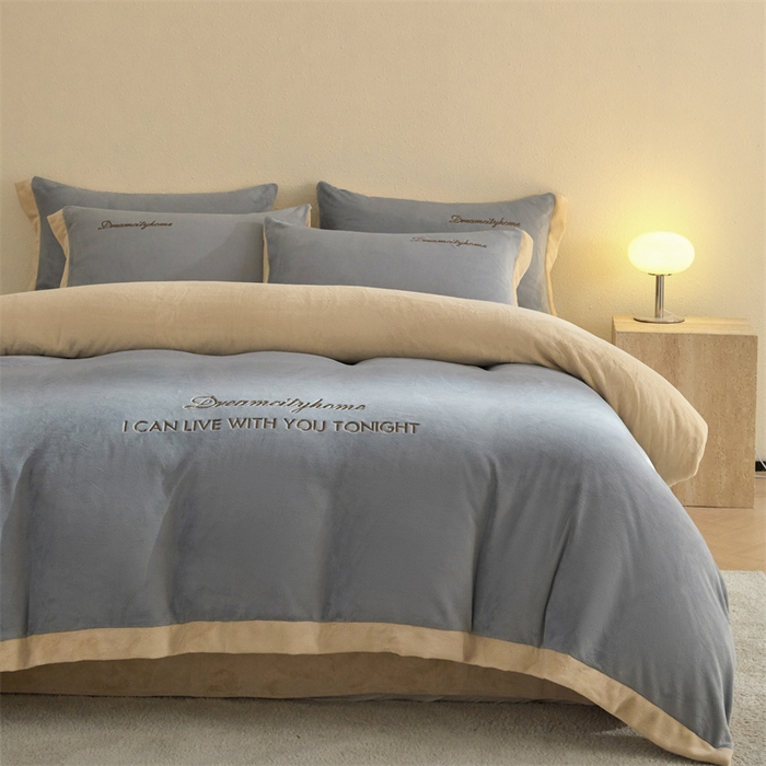 91家纺网 家纺一手货源 找家纺 梦幻之城 2025新款牛奶绒刺绣四件套-安克斯绒A款 安克斯绒-星辰灰+香槟色