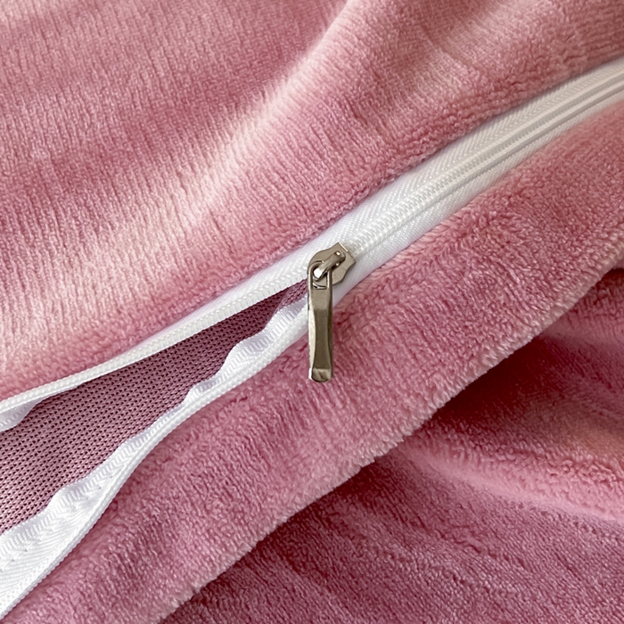 91家纺网 家纺一手货源 找家纺 鸿织源家纺 2025新款230g全消光牛奶绒刺绣四件套 豆沙