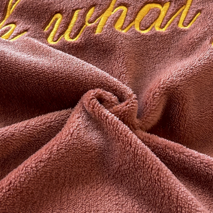 91家纺网 家纺一手货源 找家纺 鸿织源家纺 2025新款230g全消光牛奶绒刺绣四件套 摩卡棕