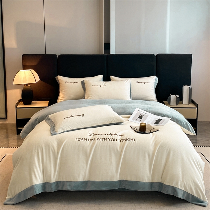 91家纺网 家纺一手货源 找家纺 梦幻之城 2025新款牛奶绒刺绣四件套-安克斯绒B款 安克斯绒-奶芋色+星辰灰