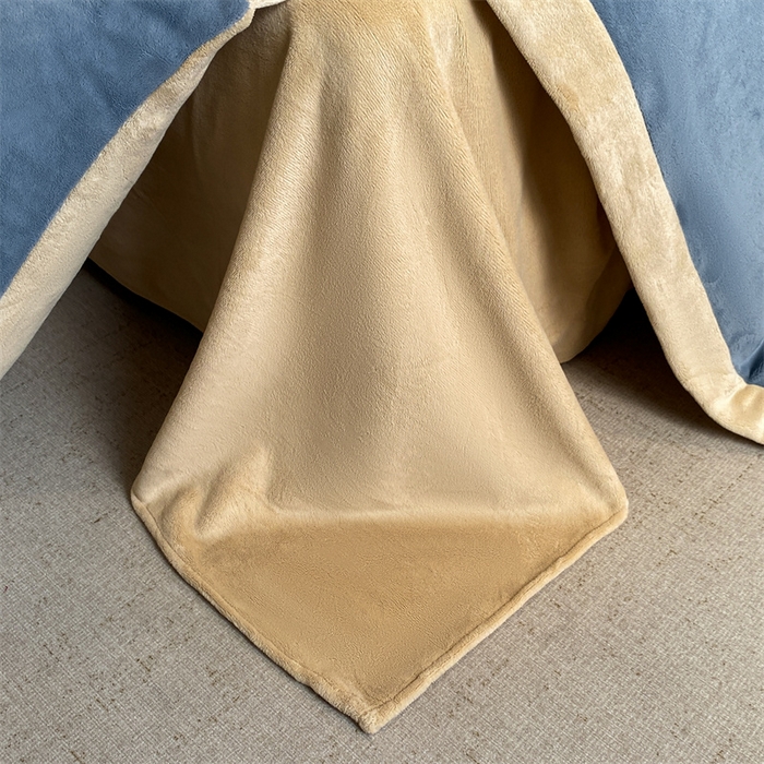 91家纺网 家纺一手货源 找家纺 梦幻之城 2025新款牛奶绒刺绣四件套-安克斯绒B款 安克斯绒-宾利蓝+香槟色