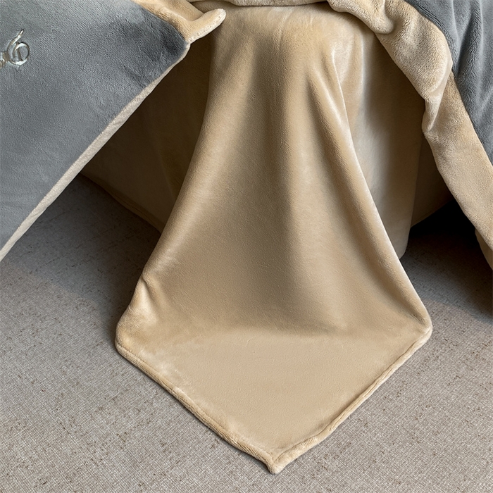 91家纺网 家纺一手货源 找家纺 梦幻之城 2025新款牛奶绒刺绣四件套-安克斯绒B款 安克斯绒-经典灰+香槟色