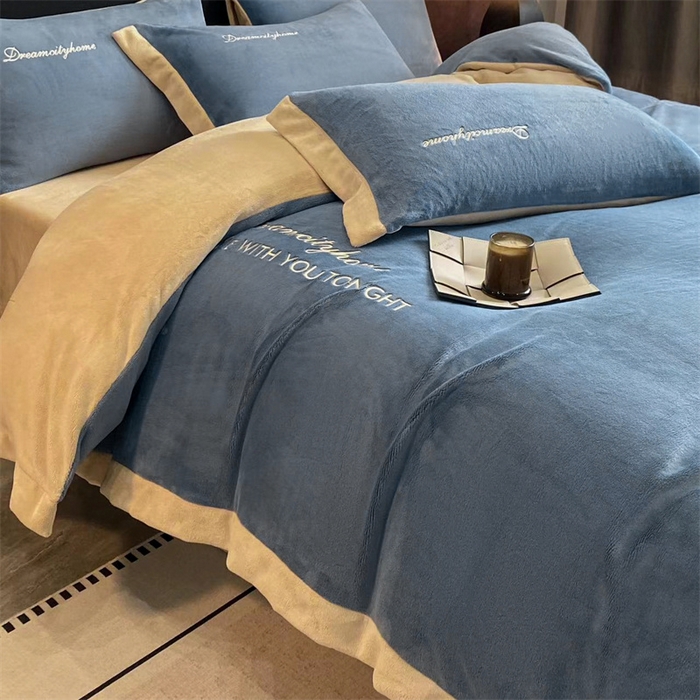 91家纺网 家纺一手货源 找家纺 梦幻之城 2025新款牛奶绒刺绣四件套-安克斯绒B款 安克斯绒-宾利蓝+香槟色