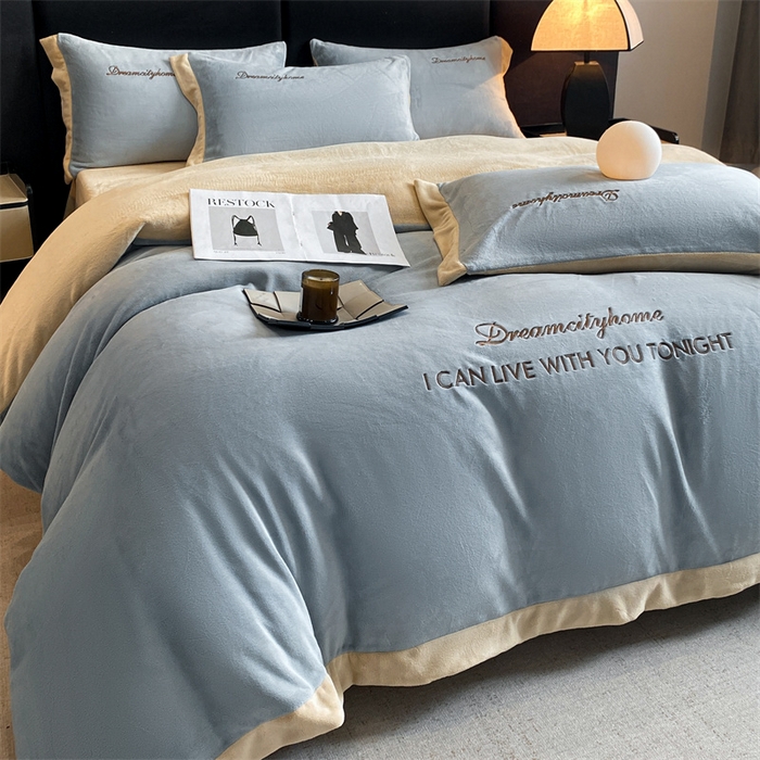 91家纺网 家纺一手货源 找家纺 梦幻之城 2025新款牛奶绒刺绣四件套-安克斯绒B款 安克斯绒-星辰灰+香槟色