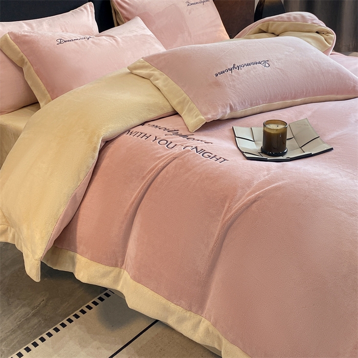 91家纺网 家纺一手货源 找家纺 梦幻之城 2025新款牛奶绒刺绣四件套-安克斯绒B款 安克斯绒-可可粉+香槟色