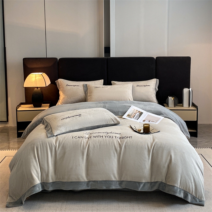 91家纺网 家纺一手货源 找家纺 梦幻之城 2025新款牛奶绒刺绣四件套-安克斯绒B款 安克斯绒-香草灰+经典灰