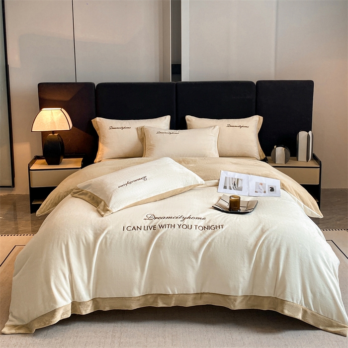 91家纺网 家纺一手货源 找家纺 梦幻之城 2025新款牛奶绒刺绣四件套-安克斯绒B款 安克斯绒-奶芋色+杏仁