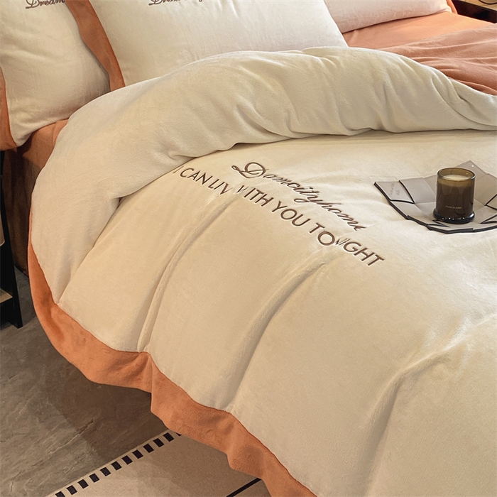 91家纺网 家纺一手货源 找家纺 梦幻之城 2025新款牛奶绒刺绣四件套-安克斯绒B款 安克斯绒-奶芋色+亚麻驼