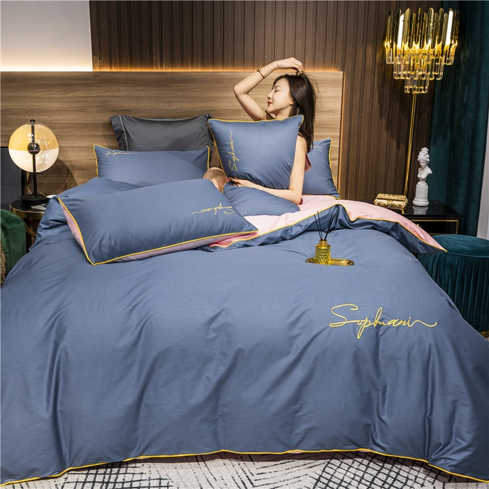 91家纺网 家纺一手货源 找家纺 小叮当家纺仓储工厂店 2025新款(热买家秀不断货)40s贡缎长绒棉纯棉字母款全棉四件套轻奢床上用品 蓝灰配粉玉