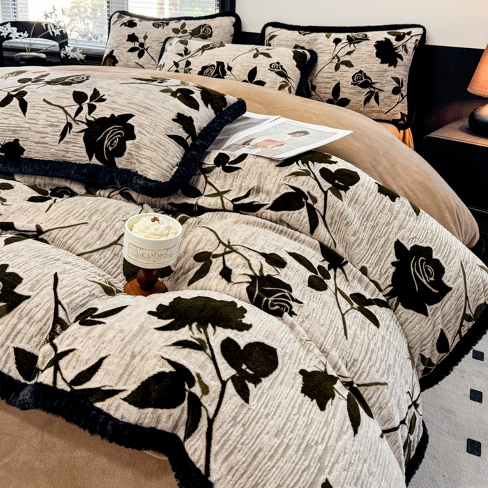 91家纺网 家纺一手货源 找家纺 诺梵家纺 2025新款兔毛绒包边 雕花绒四件套 花魅-米