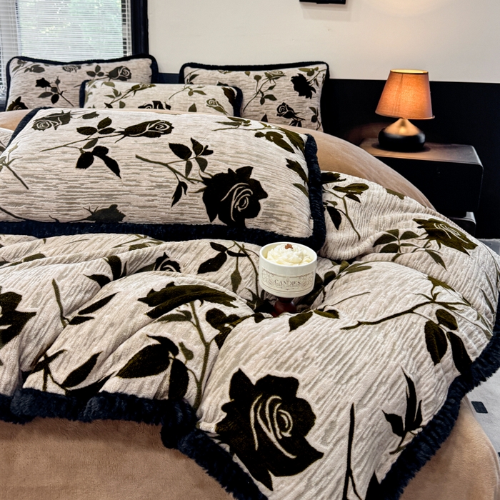 91家纺网 家纺一手货源 找家纺 诺梵家纺 2025新款兔毛绒包边 雕花绒四件套 花魅-米