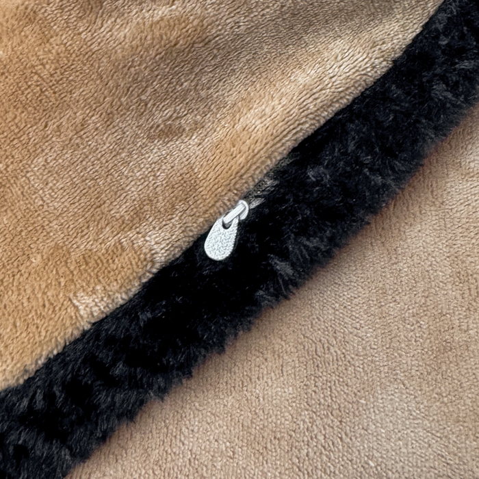 91家纺网 家纺一手货源 找家纺 诺梵家纺 2025新款兔毛绒包边 雕花绒四件套 花魅-米