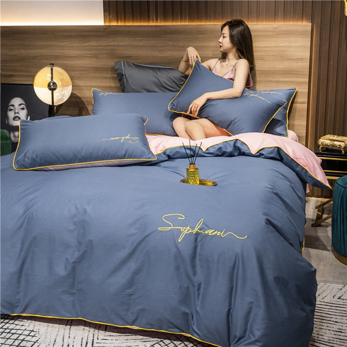 91家纺网 家纺一手货源 找家纺 小叮当家纺仓储工厂店 2025新款(热买家秀不断货)40s贡缎长绒棉纯棉字母款全棉四件套轻奢床上用品 蓝灰配粉玉
