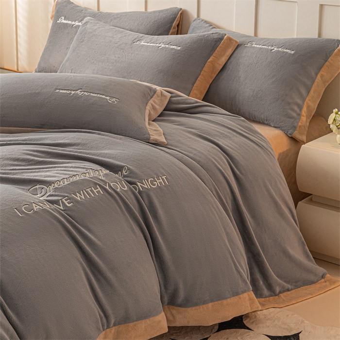 91家纺网 家纺一手货源 找家纺 （总）梦幻之城 2025新款牛奶绒刺绣四件套-安克斯绒C款