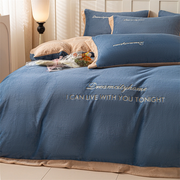 91家纺网 家纺一手货源 找家纺 梦幻之城 2025新款牛奶绒刺绣四件套-安克斯绒C款 安克斯绒-宾利蓝+香槟色