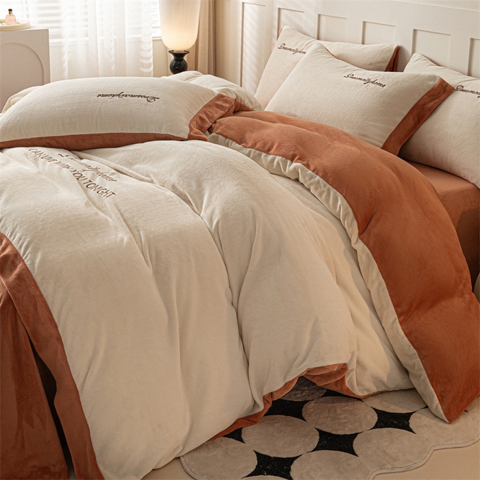 91家纺网 家纺一手货源 找家纺 梦幻之城 2025新款牛奶绒刺绣四件套-安克斯绒C款 安克斯绒-奶芋色+亚麻驼