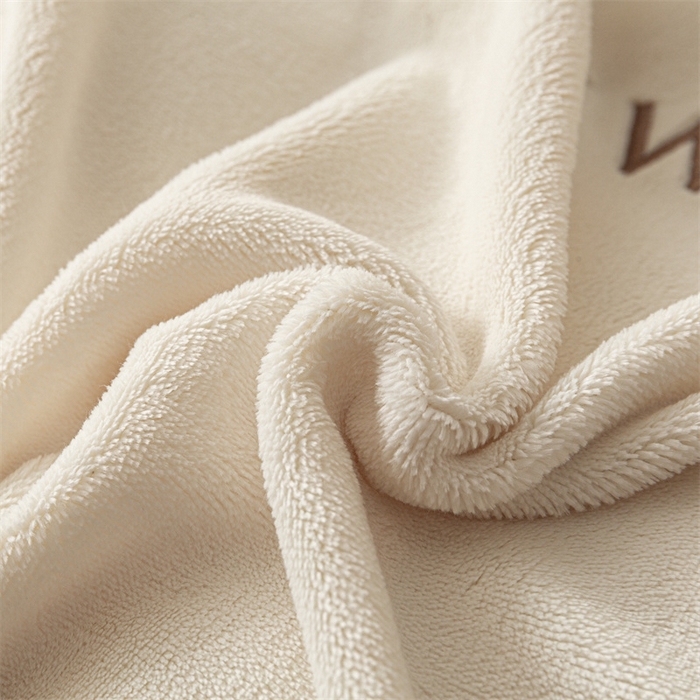 91家纺网 家纺一手货源 找家纺 梦幻之城 2025新款牛奶绒刺绣四件套-安克斯绒C款 安克斯绒-奶芋色+星辰灰