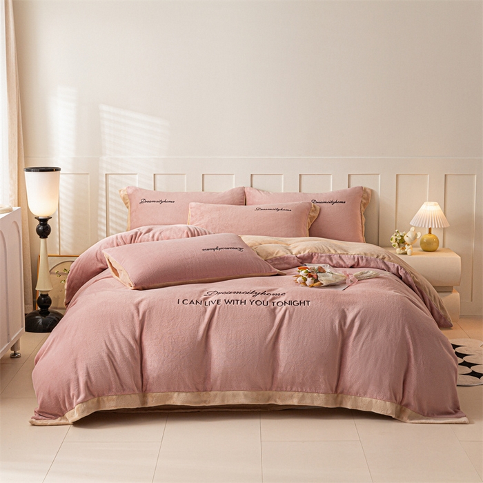 91家纺网 家纺一手货源 找家纺 梦幻之城 2025新款牛奶绒刺绣四件套-安克斯绒C款 安克斯绒-可可粉+香槟色