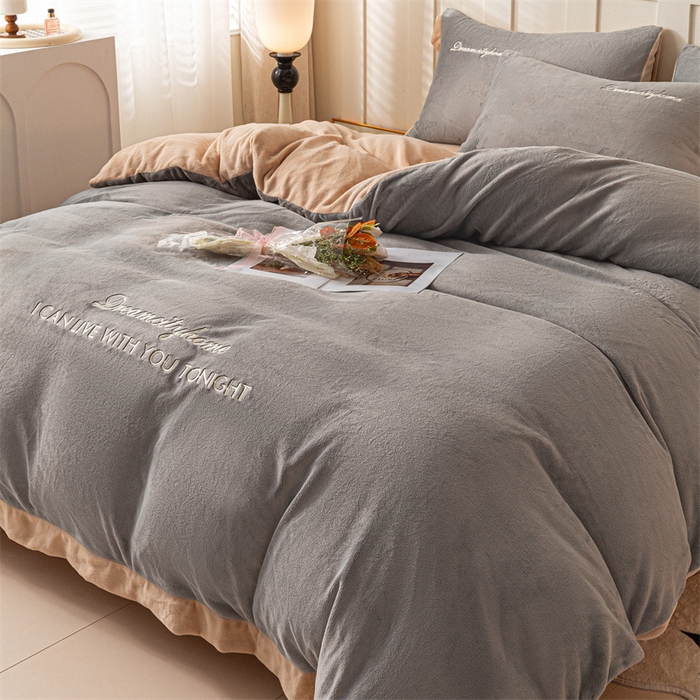 91家纺网 家纺一手货源 找家纺 梦幻之城 2025新款牛奶绒刺绣四件套-安克斯绒C款 安克斯绒-经典灰+香槟色