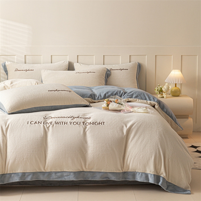 91家纺网 家纺一手货源 找家纺 梦幻之城 2025新款牛奶绒刺绣四件套-安克斯绒C款 安克斯绒-奶芋色+星辰灰