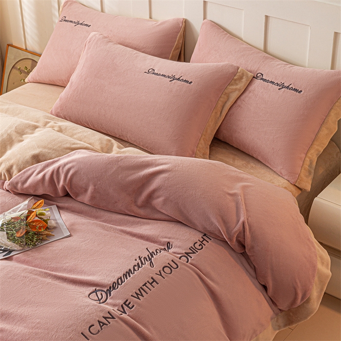 91家纺网 家纺一手货源 找家纺 梦幻之城 2025新款牛奶绒刺绣四件套-安克斯绒C款 安克斯绒-可可粉+香槟色