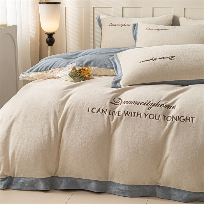 91家纺网 家纺一手货源 找家纺 梦幻之城 2025新款牛奶绒刺绣四件套-安克斯绒C款 安克斯绒-奶芋色+星辰灰